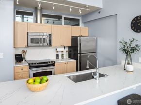 2717 Western Avenue 1120, Seattle WA 98121
