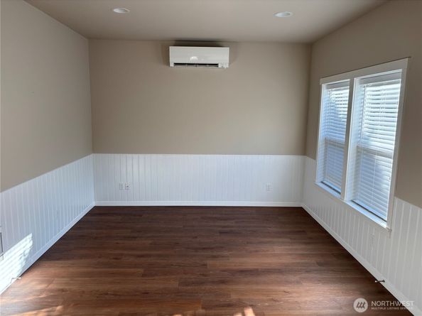 26787 Red Maple Lane NE, Kingston WA 98346