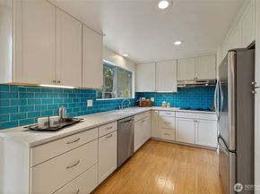16610 SE 24th Street, Bellevue WA 98008
