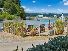 15628 Point Monroe Drive NE, Bainbridge Island WA 98110
