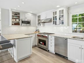 15628 Point Monroe Drive NE, Bainbridge Island WA 98110