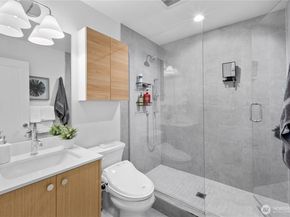 12322 14TH Avenue NE B, Seattle WA 98125