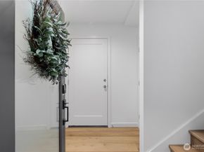 12322 14TH Avenue NE B, Seattle WA 98125