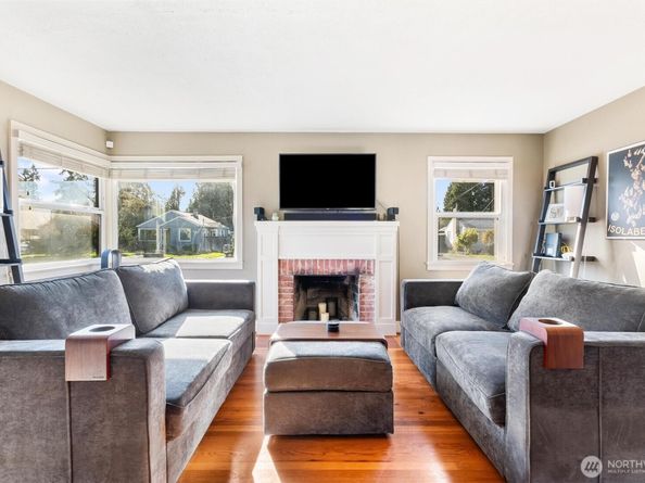 10010 13th Avenue NW, Seattle WA 98177