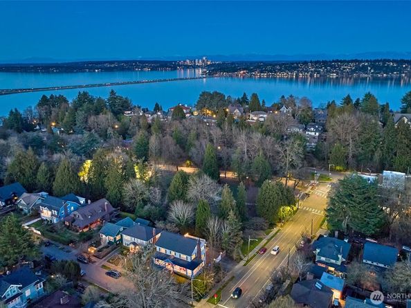 2736 34th Avenue S, Seattle WA 98144