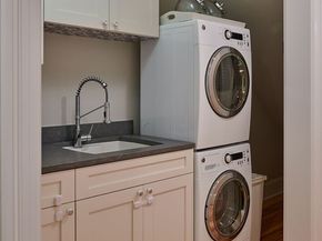 2736 34th Avenue S, Seattle WA 98144