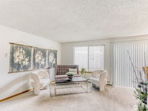 9115 1st Place NE 2, Lake Stevens WA 98258