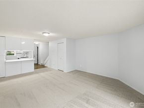 1721 SW 318th Place 48D, Federal Way WA 98023