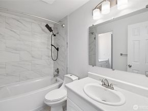 1721 SW 318th Place 48D, Federal Way WA 98023