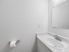 1721 SW 318th Place 48D, Federal Way WA 98023
