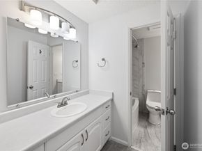 1721 SW 318th Place 48D, Federal Way WA 98023