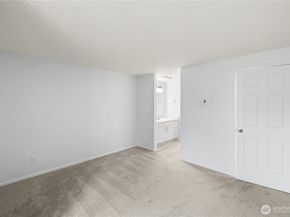 1721 SW 318th Place 48D, Federal Way WA 98023