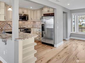 6527 106th Avenue NE 10, Kirkland WA 98033