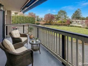 6527 106th Avenue NE 10, Kirkland WA 98033