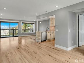 6527 106th Avenue NE 10, Kirkland WA 98033