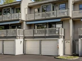 6527 106th Avenue NE 10, Kirkland WA 98033
