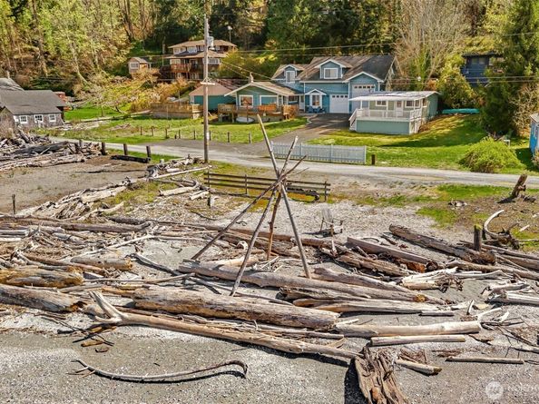 27830 Manzanita Beach Road SW, Vashon WA 98070