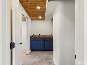 27830 Manzanita Beach Road SW, Vashon WA 98070