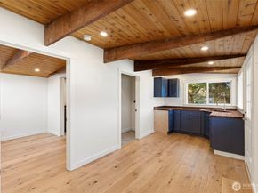 27830 Manzanita Beach Road SW, Vashon WA 98070