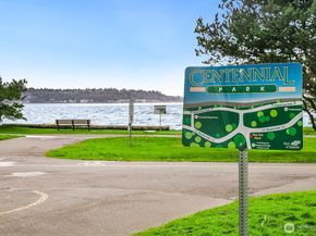 522 W Mercer Place 401, Seattle WA 98119