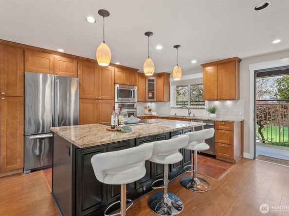315 10th Avenue S 101, Kirkland WA 98033