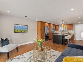 315 10th Avenue S 101, Kirkland WA 98033