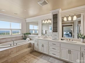 2734 NE Daphne Street, Issaquah WA 98029