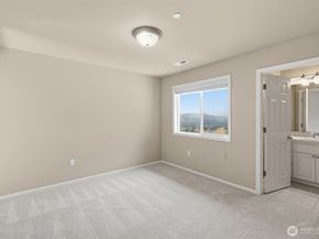 2734 NE Daphne Street, Issaquah WA 98029