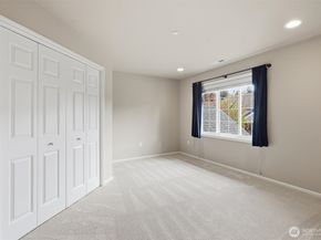 2734 NE Daphne Street, Issaquah WA 98029