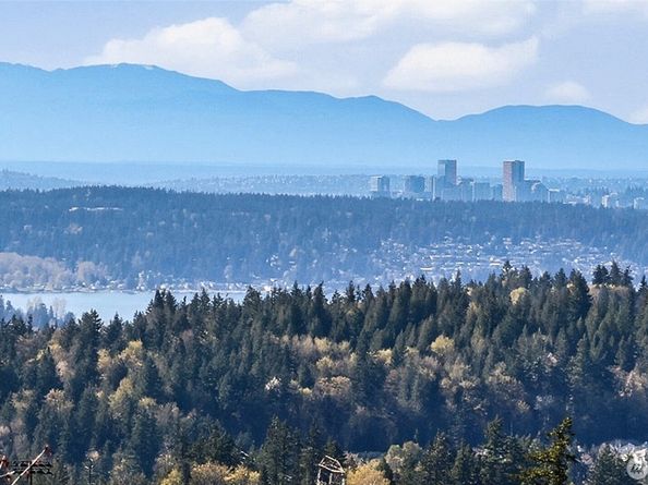 2734 NE Daphne Street, Issaquah WA 98029