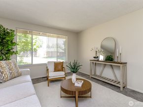 15836 SE Fairwood Boulevard, Renton WA 98058
