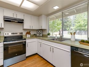 15836 SE Fairwood Boulevard, Renton WA 98058