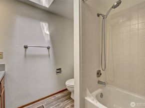 7079 NE 163rd Street, Kenmore WA 98028