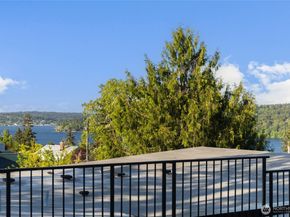 11733 Durland Avenue NE B, Seattle WA 98125
