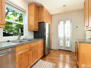 6318 5th Avenue NE C, Seattle WA 98115
