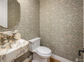 6333 77th Avenue SE, Mercer Island WA 98040