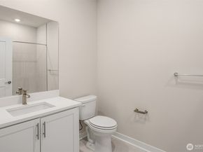 6949 NE 184th Lane 103, Kenmore WA 98028