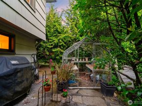 2701 NE 94th Street, Seattle WA 98115