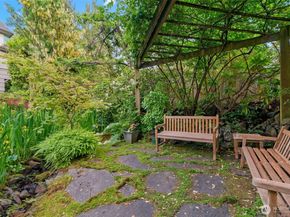 2701 NE 94th Street, Seattle WA 98115