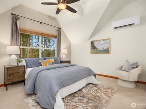300 Wyatt Way NE 1, Bainbridge Island WA 98110