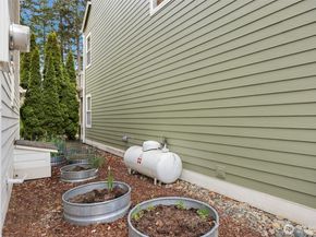 300 Wyatt Way NE 1, Bainbridge Island WA 98110