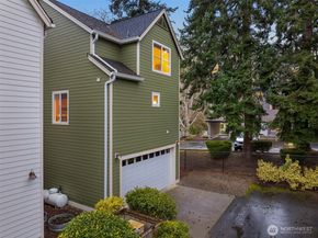 300 Wyatt Way NE 1, Bainbridge Island WA 98110
