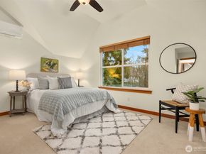 300 Wyatt Way NE 1, Bainbridge Island WA 98110