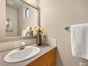 300 Wyatt Way NE 1, Bainbridge Island WA 98110