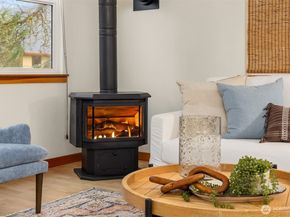 300 Wyatt Way NE 1, Bainbridge Island WA 98110