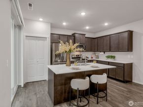 8203 17th Street SE, Lake Stevens WA 98258