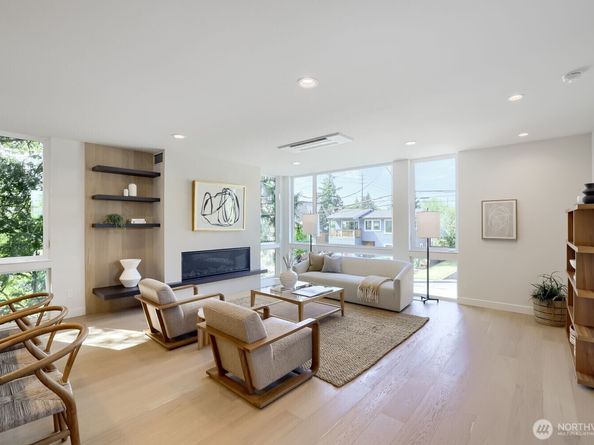 813 NE 90th Street, Seattle WA 98115