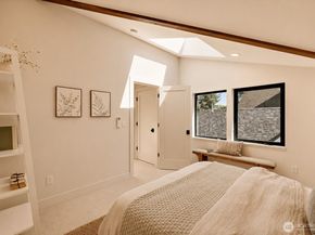 909 32nd Avenue S A, Seattle WA 98144