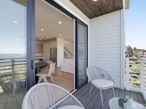909 32nd Avenue S A, Seattle WA 98144