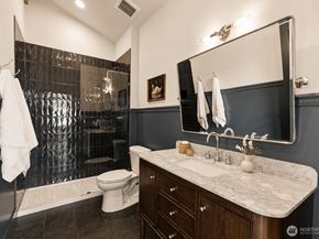909 32nd Avenue S A, Seattle WA 98144